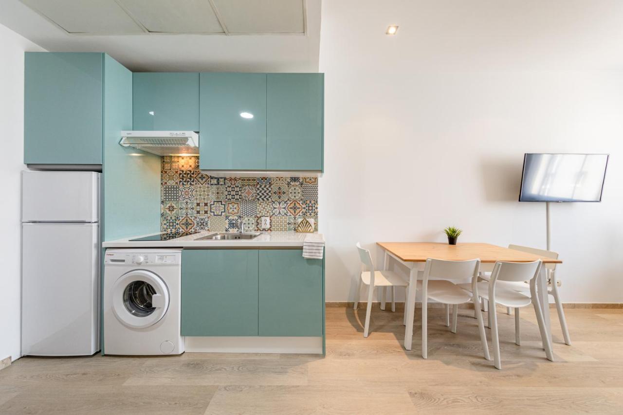 Apartment With Free Parking And Pool Бормухос Екстериор снимка