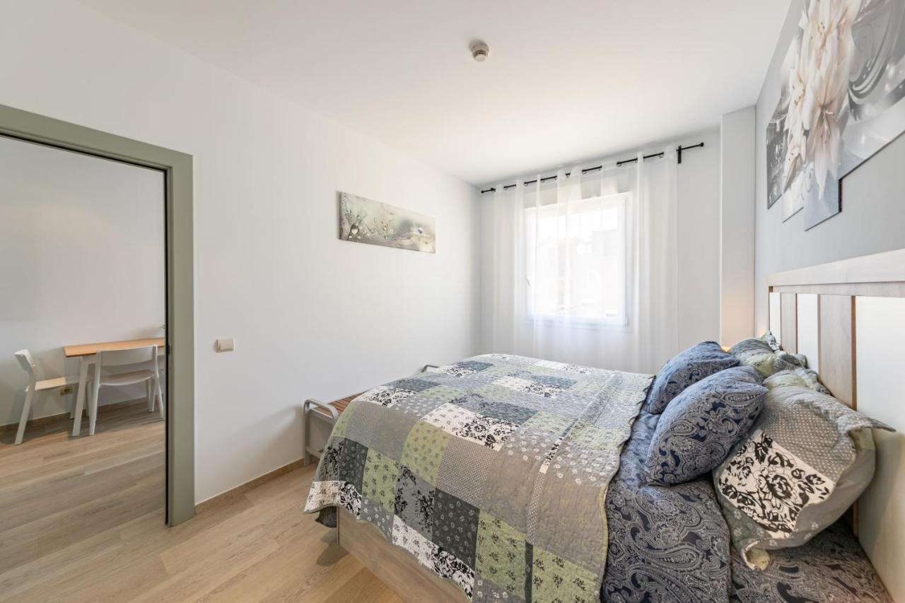 Apartment With Free Parking And Pool Бормухос Екстериор снимка