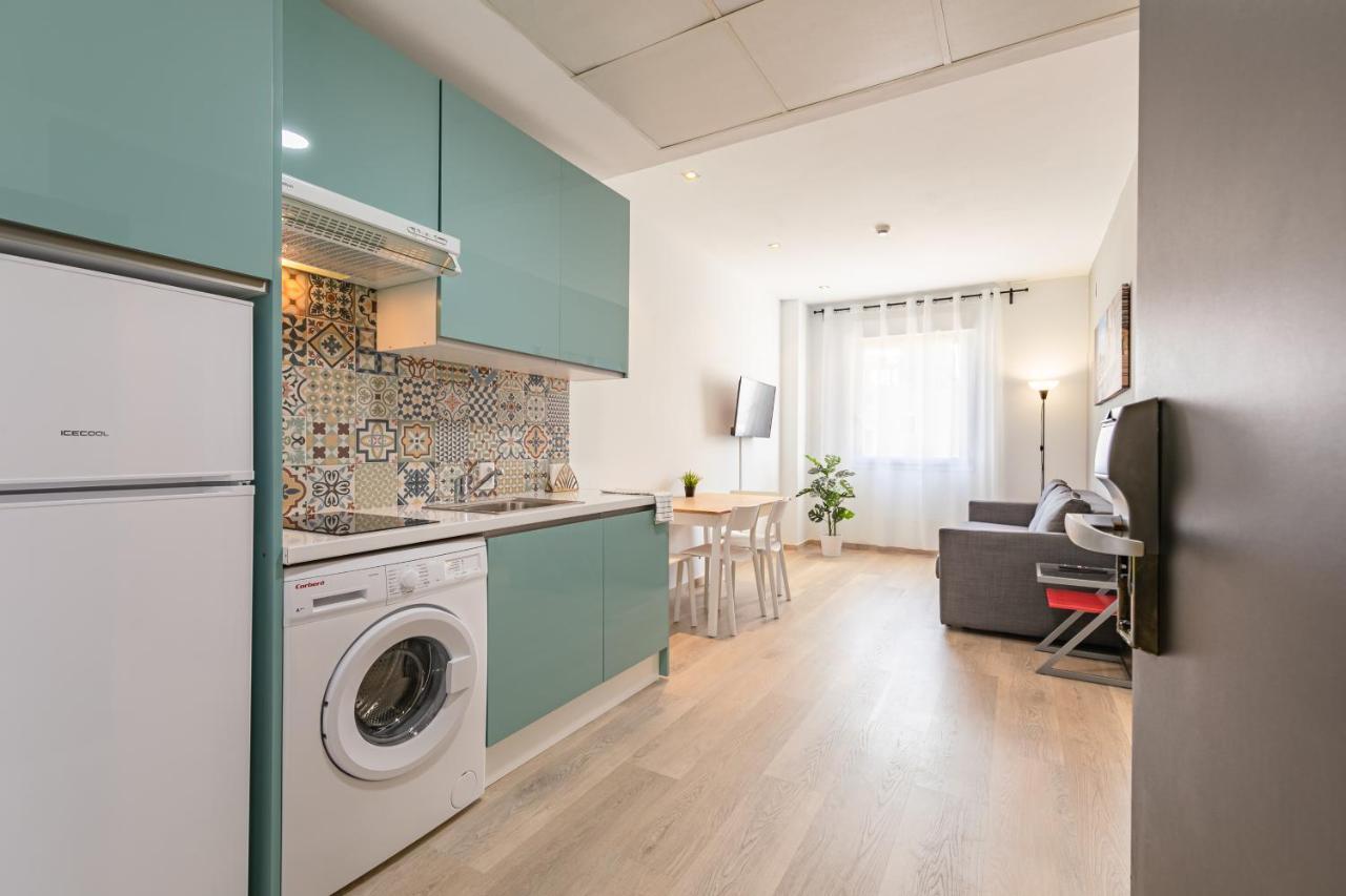 Apartment With Free Parking And Pool Бормухос Екстериор снимка