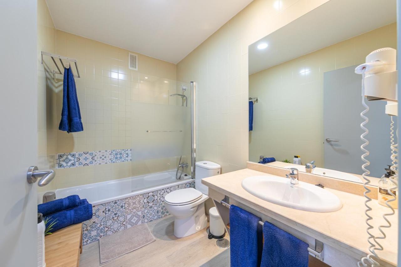 Apartment With Free Parking And Pool Бормухос Екстериор снимка