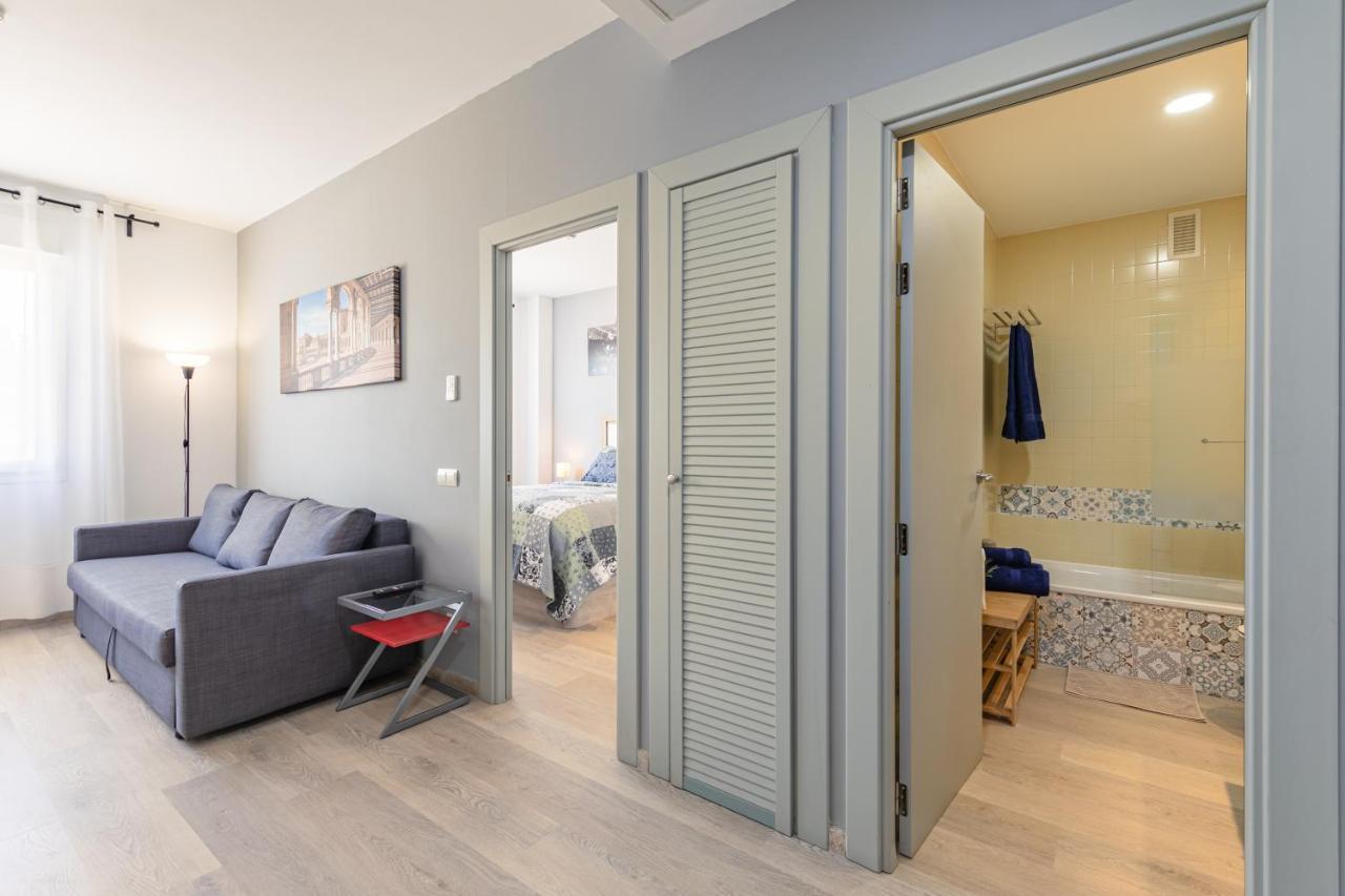 Apartment With Free Parking And Pool Бормухос Екстериор снимка