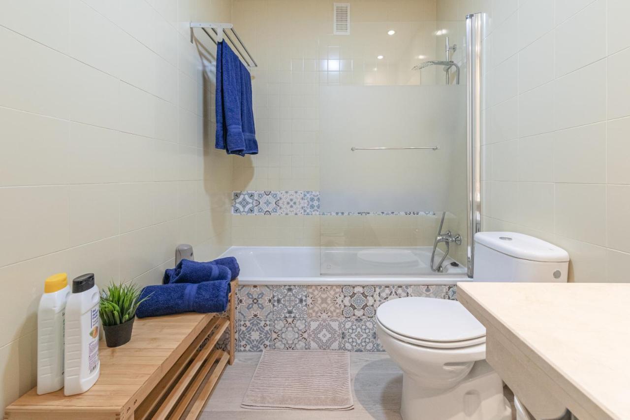 Apartment With Free Parking And Pool Бормухос Екстериор снимка