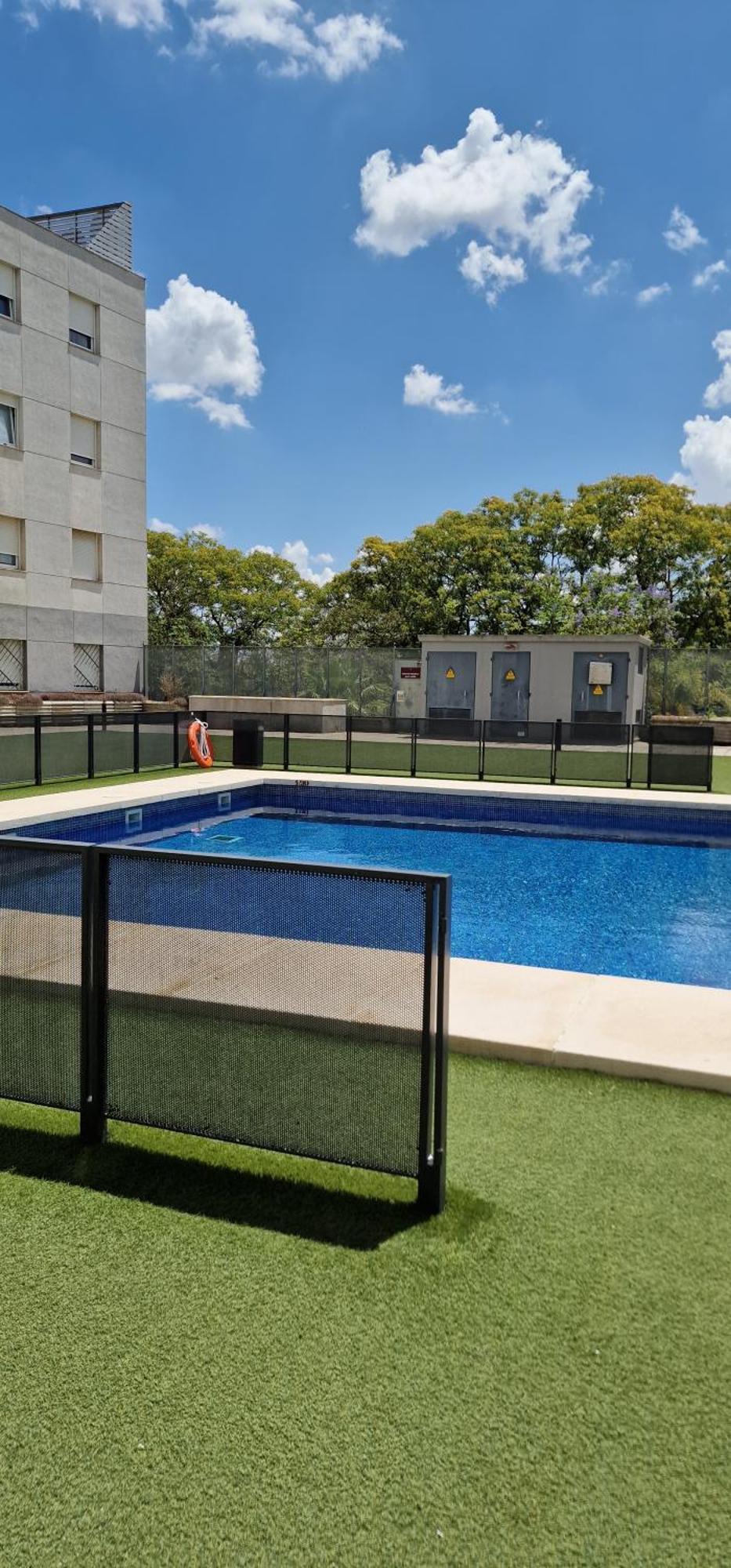 Apartment With Free Parking And Pool Бормухос Екстериор снимка