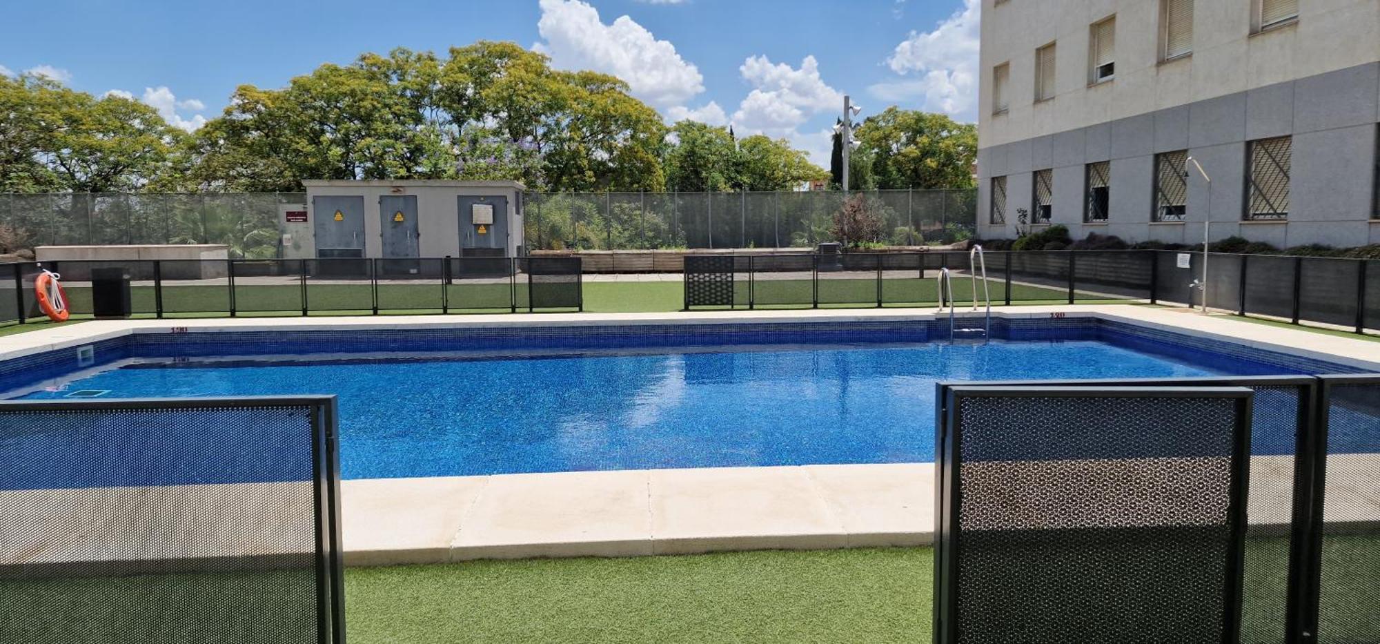 Apartment With Free Parking And Pool Бормухос Екстериор снимка