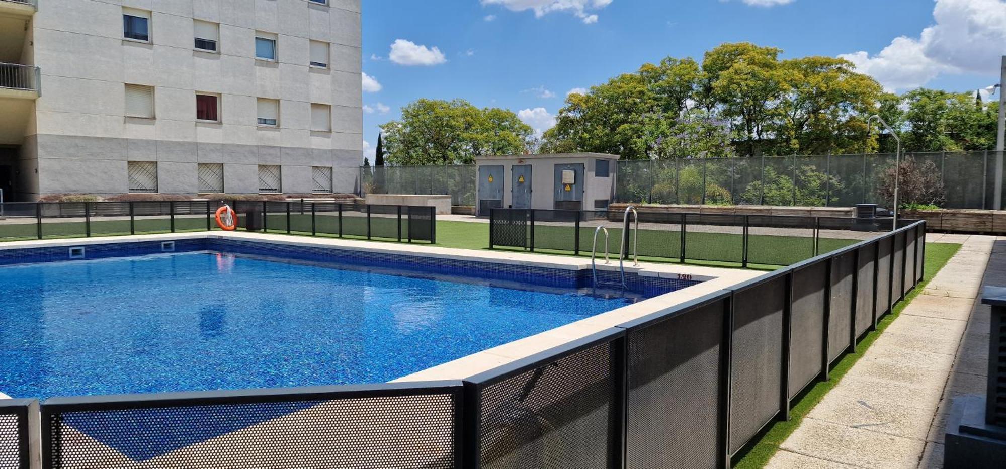 Apartment With Free Parking And Pool Бормухос Екстериор снимка